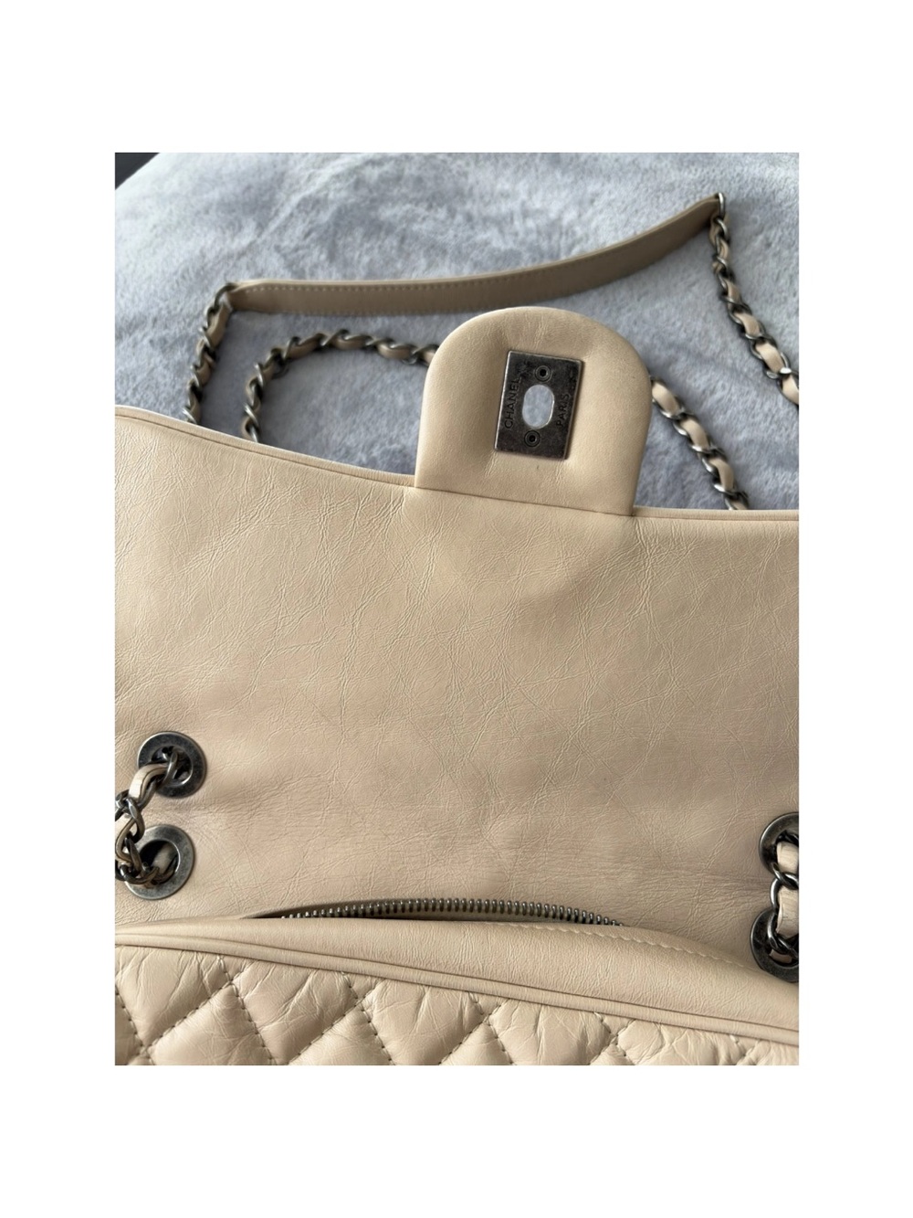 CHANEL Beige Quilted Flap Shoulder Bag with Chain Strap - Picture 8 of 14